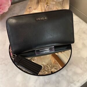 Gorgeous like new Furla Black Leather Wallet w Box + Dust Bag